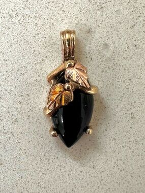 Coleman Co 10k Black Hills Gold Yellow Gold Onyx Pendant + 14kt gold fill chain